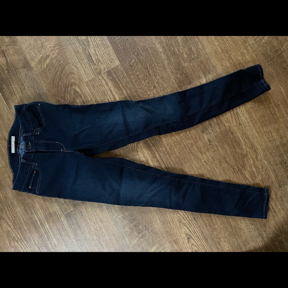 Dark wash Levi’s